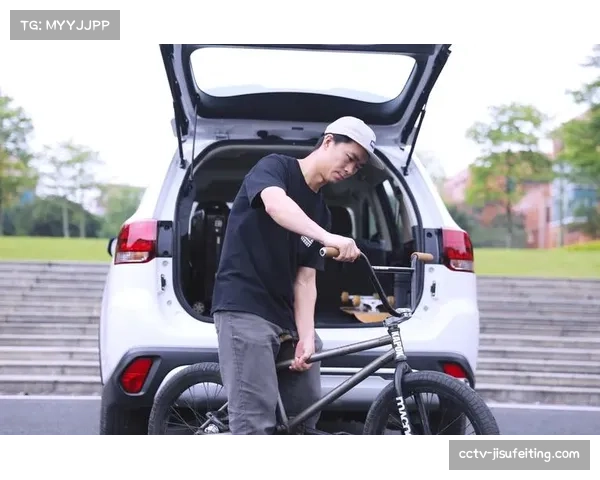 马来西亚古晋北市国际极限运动节BMX项目开赛，逾200名选手参赛